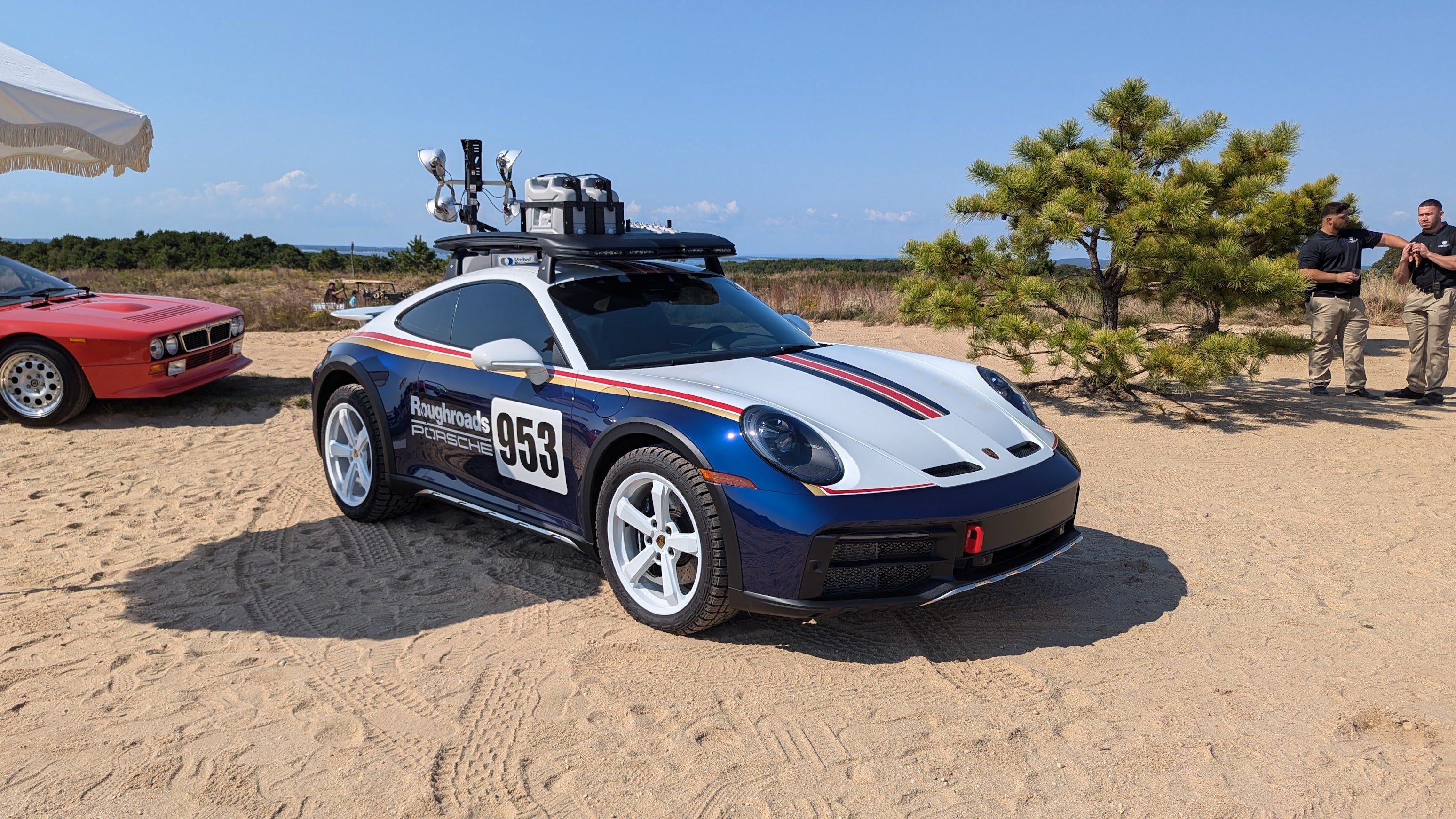 Porsche 911 Dakar on sand