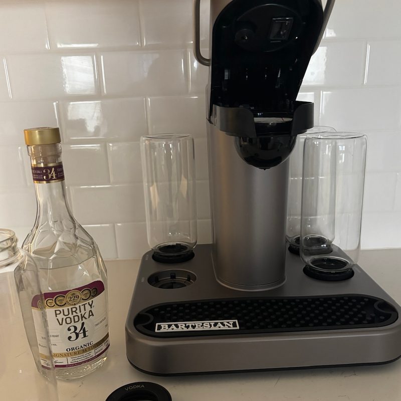 Bartesian cocktail maker