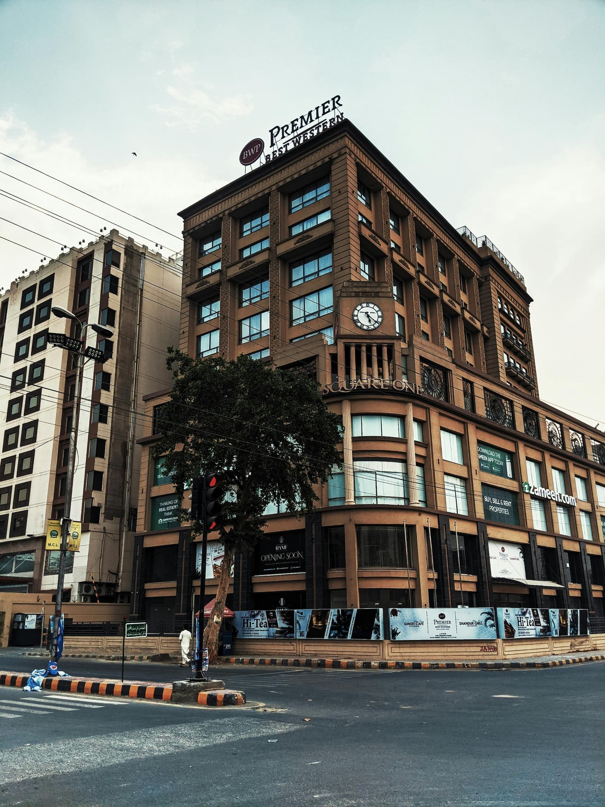 best western brand hotel outside view