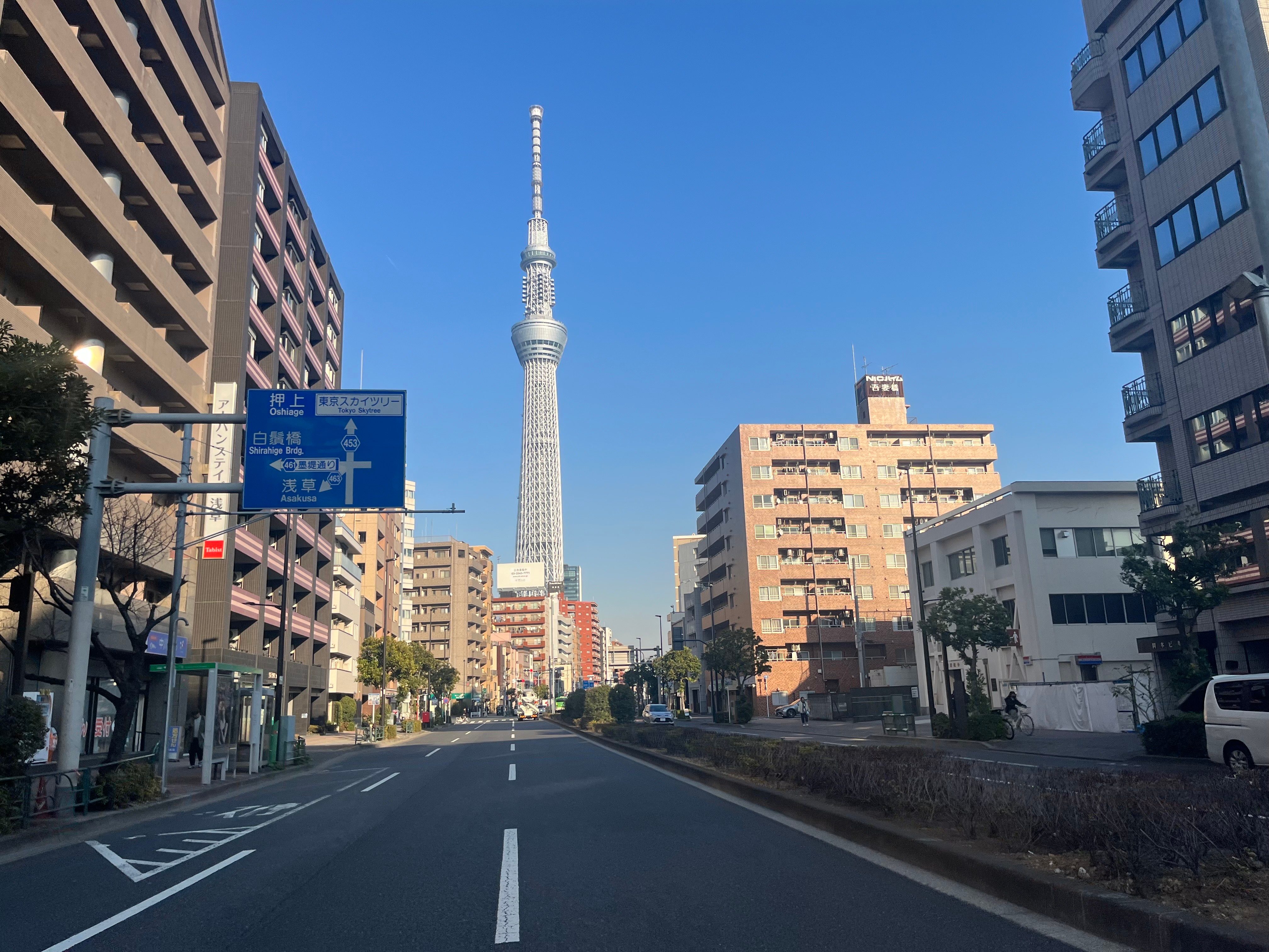 Tokyo Skytree from street