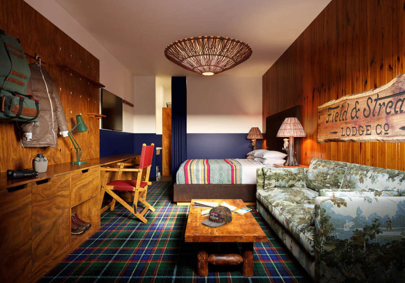 Field & Stream Lodge room