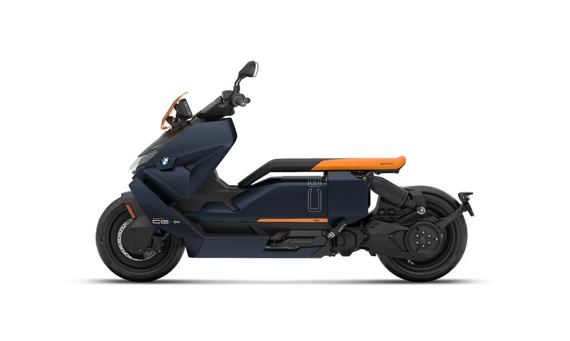 2025 BMW CE 04.