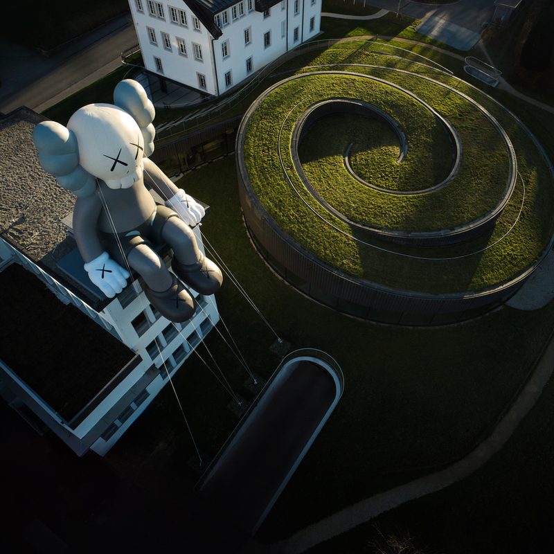 11-metre monumental sculpture