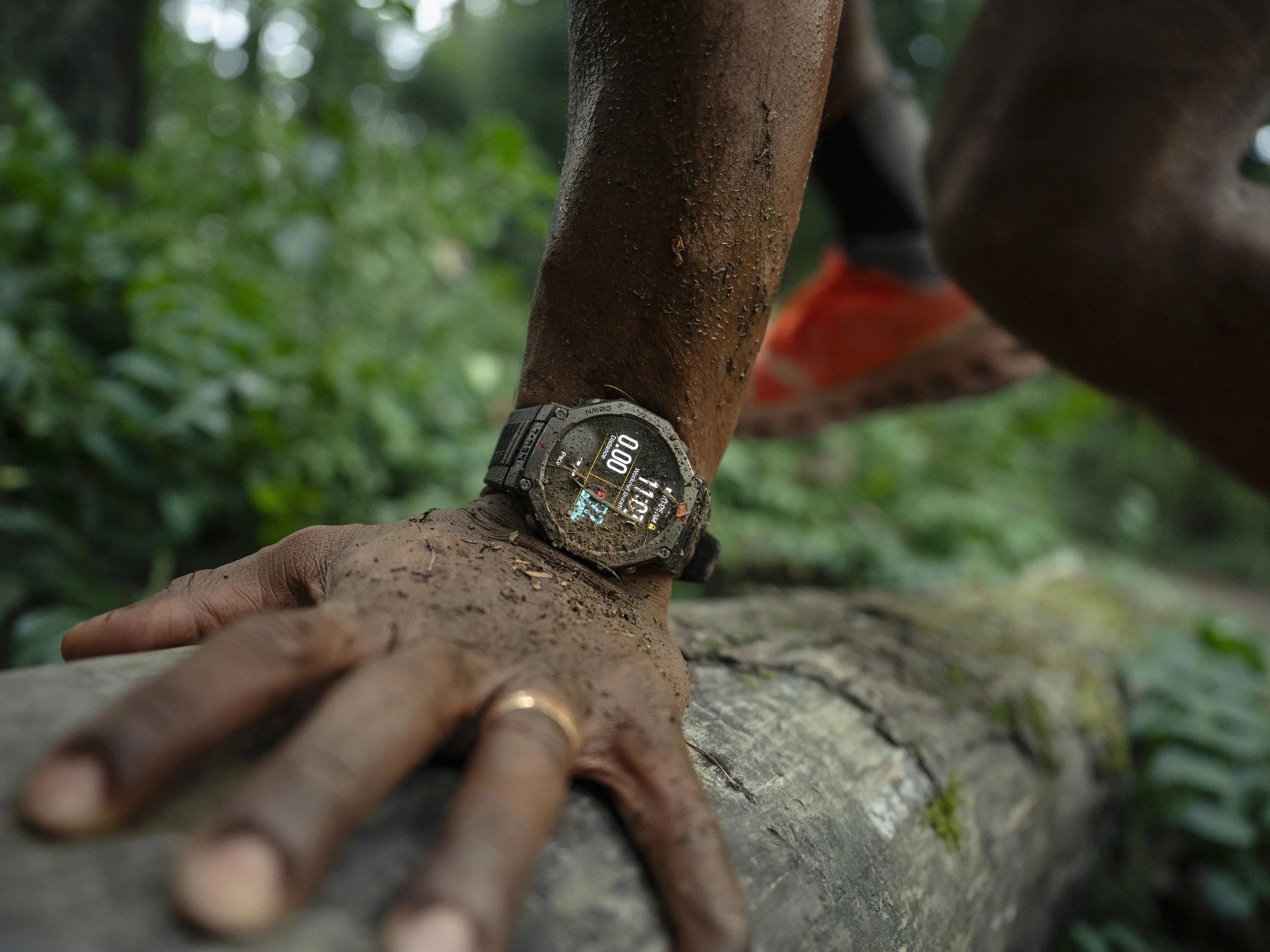 Amazfit-T-Rex-3-worn-while-running-on-the-trail