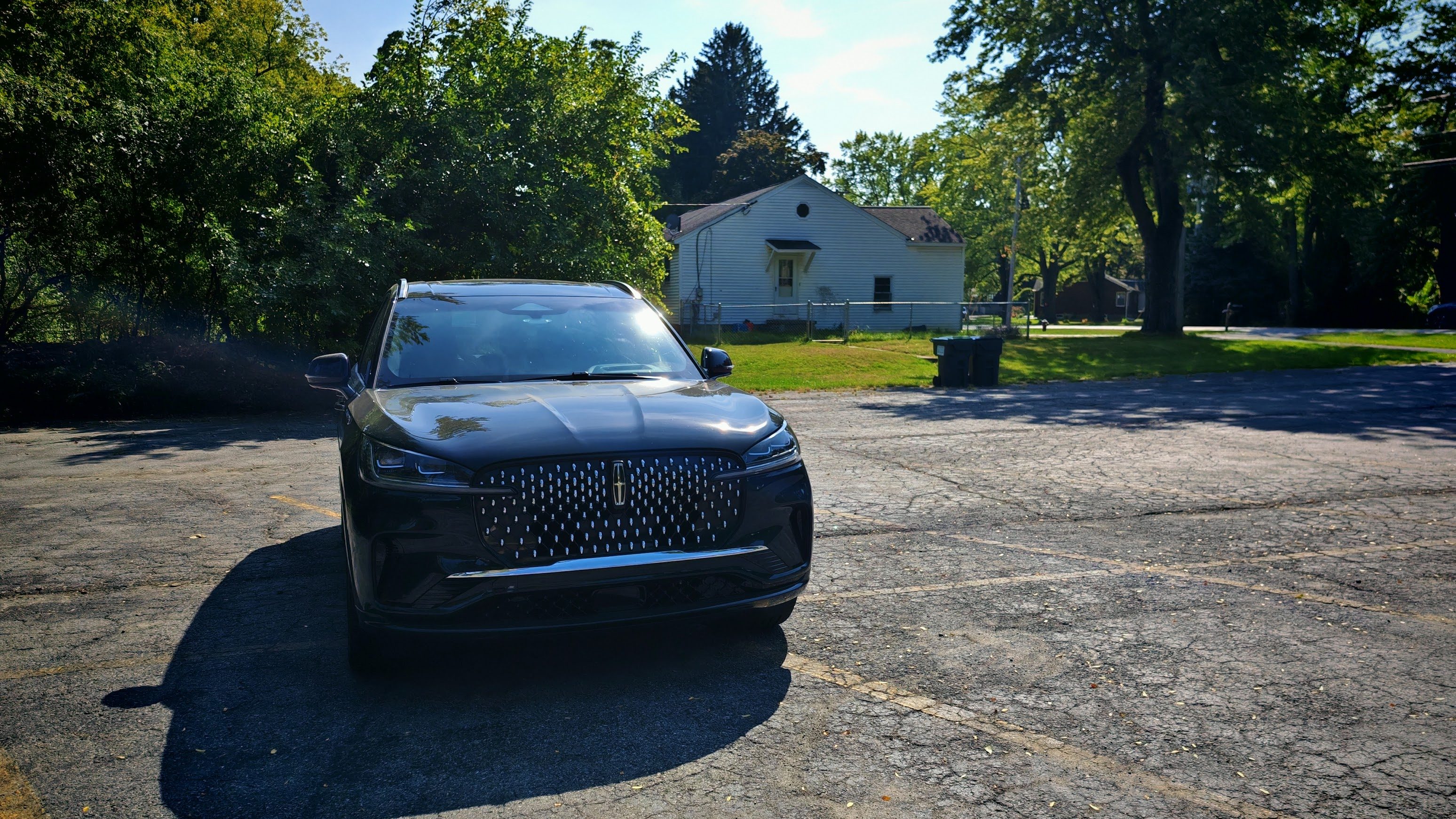 Front view of a 2025 Lincoln Aviator