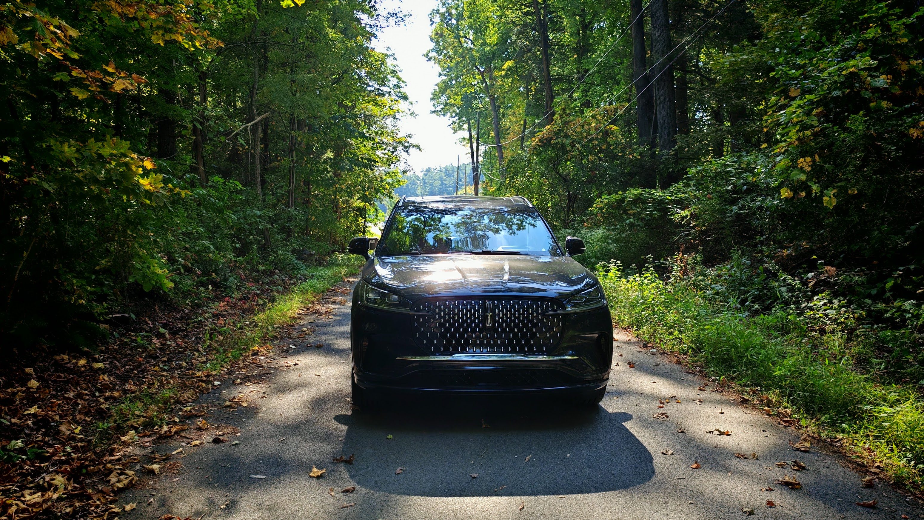 Front view of a 2025 Lincoln Aviator