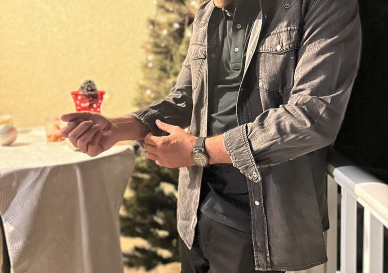 Man rolling his sleeves