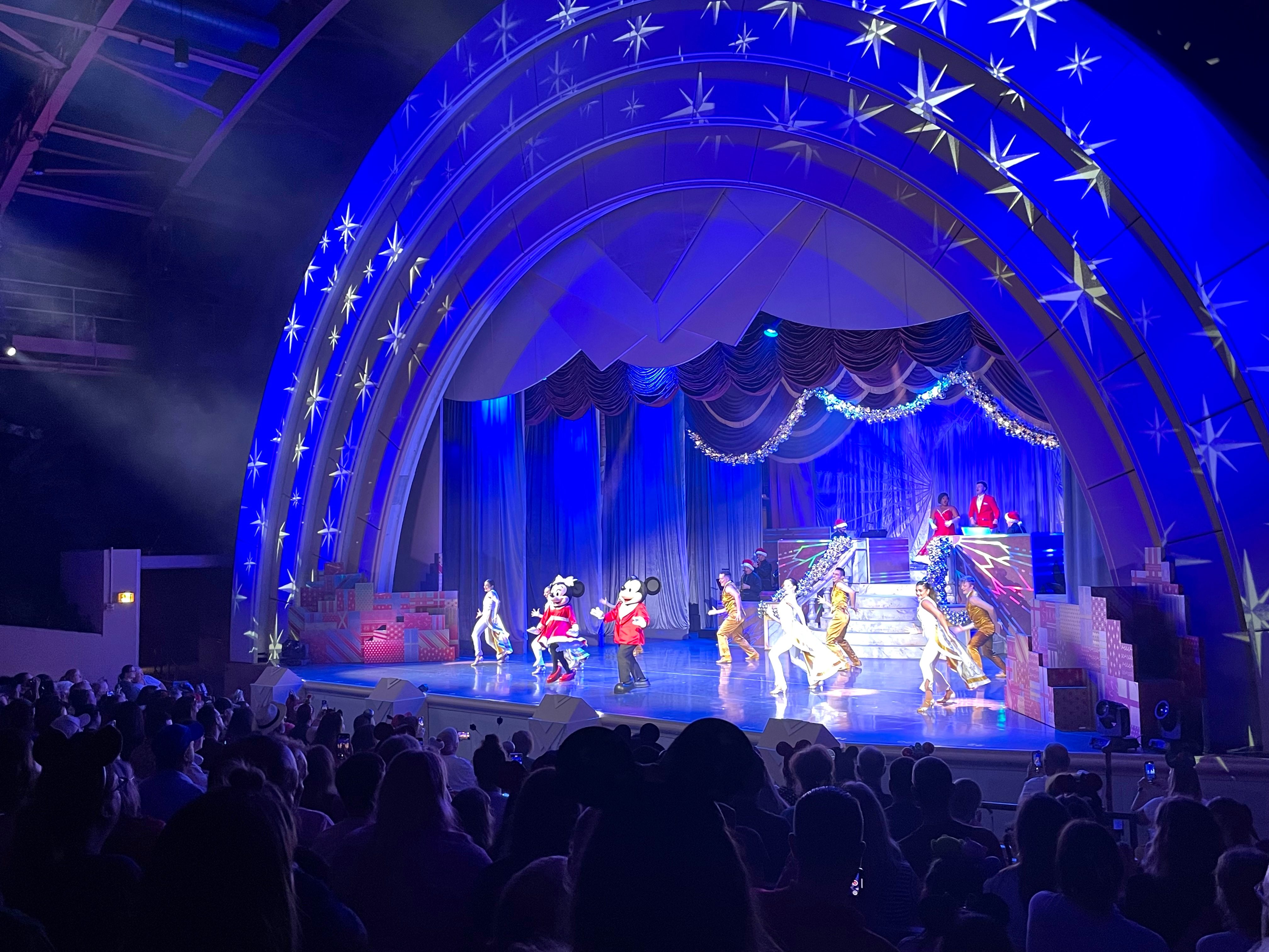 Mickey and Minnie perform at Jollywood Nights
