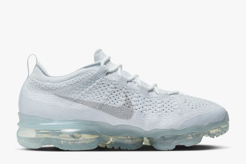 The Nike Air VaporMax 2023 Flyknit on a white background.