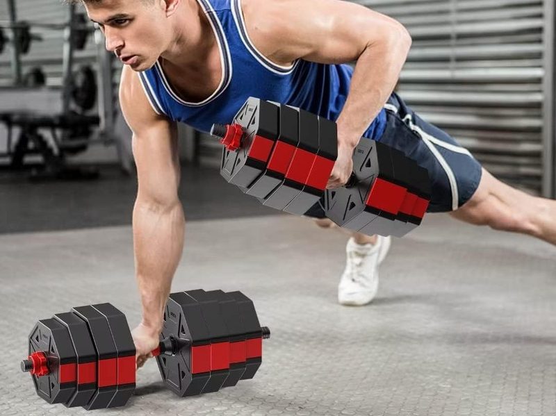 A man using Totozakul Adjustable Hexagon dumbbells.