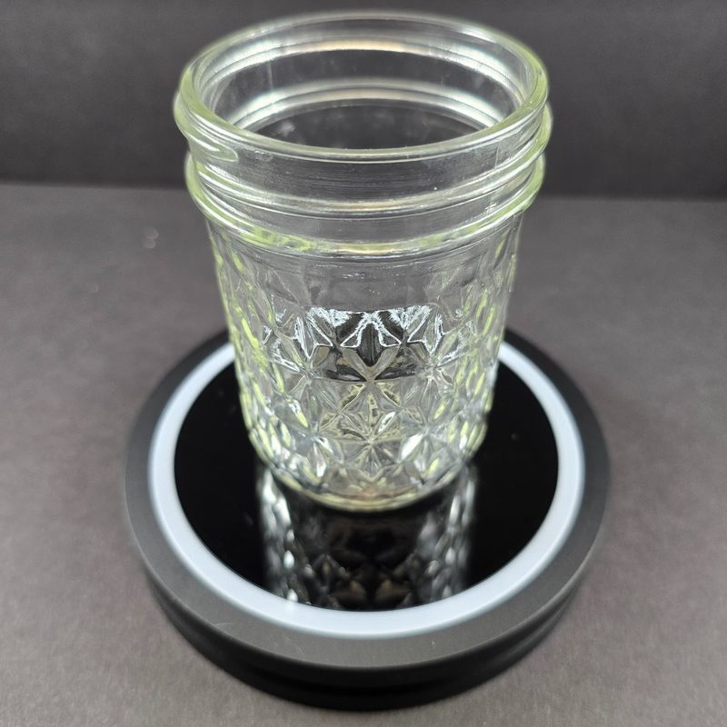 Close up of the Barsys 2.0 with a mason jar ontop