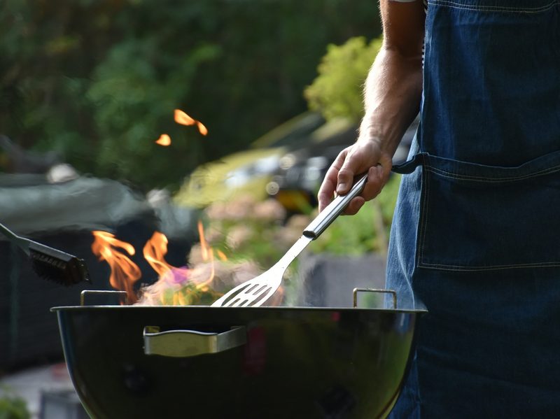 Use a hidden grill cleaning solution like OxiClean to clean your grill after cooking.