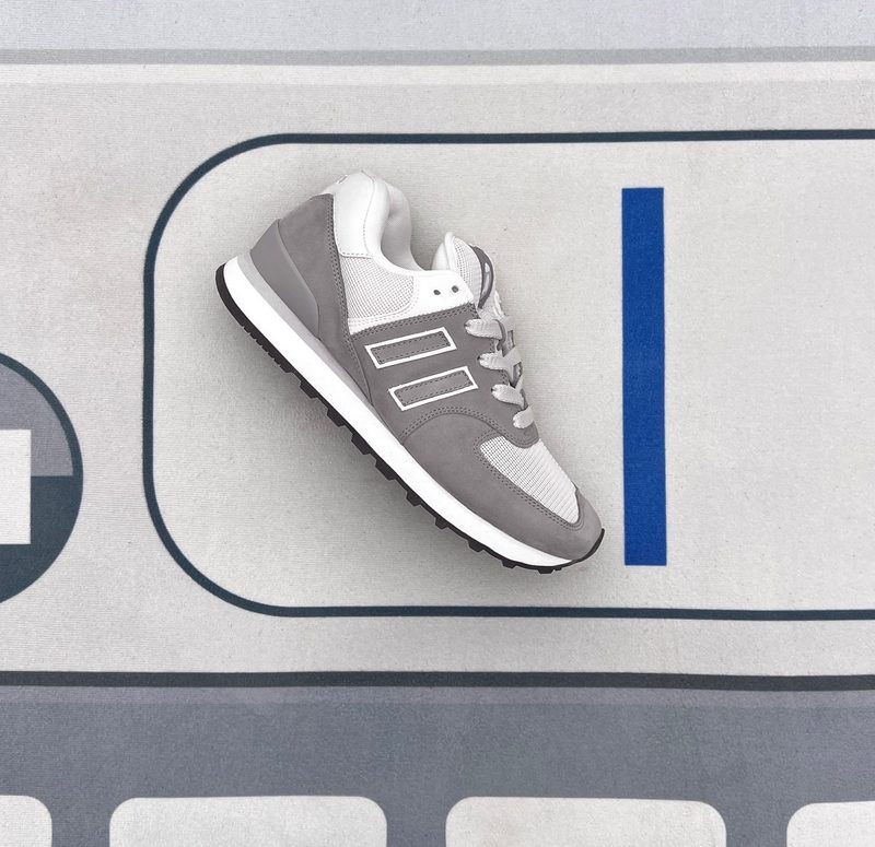 sneaker on background inspired by text message bubble