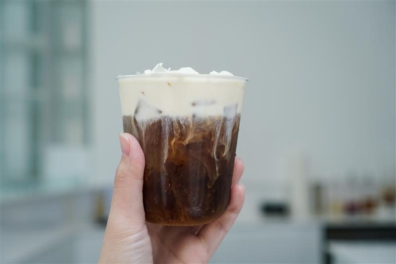 Cold foam coffee