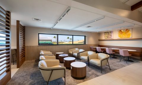 Hawaiian Airlines Premier Club Maui