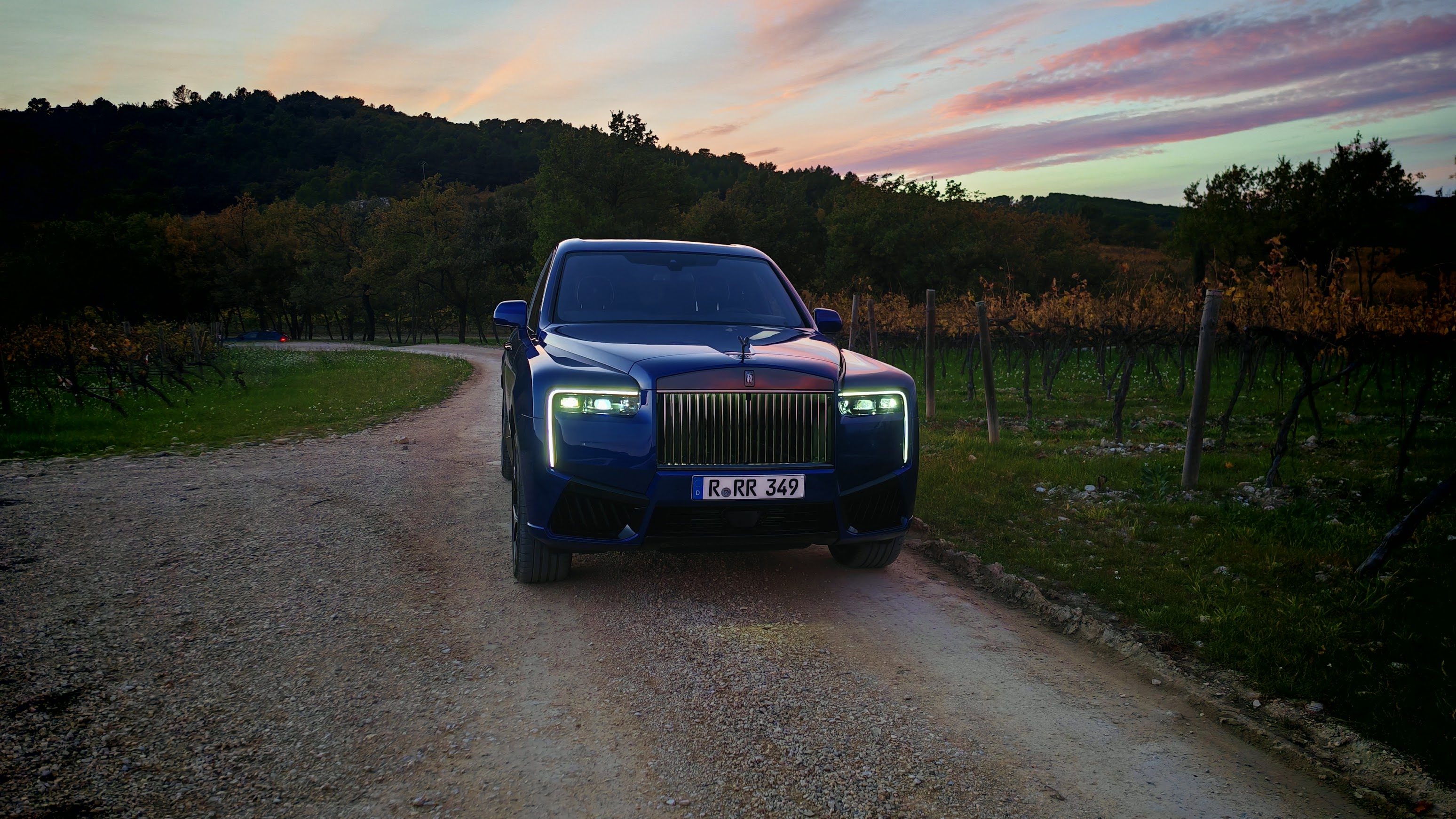 Front view of the Rolls-Royce Cullinan Series II