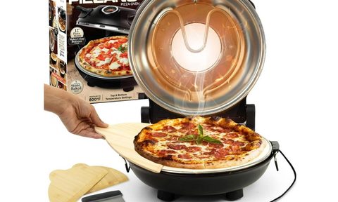 Cooking pizza on the Piezano Pizza Oven.
