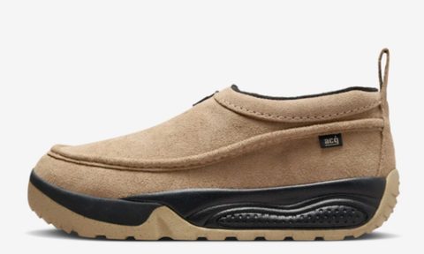 side view of khaki nike chukka boot
