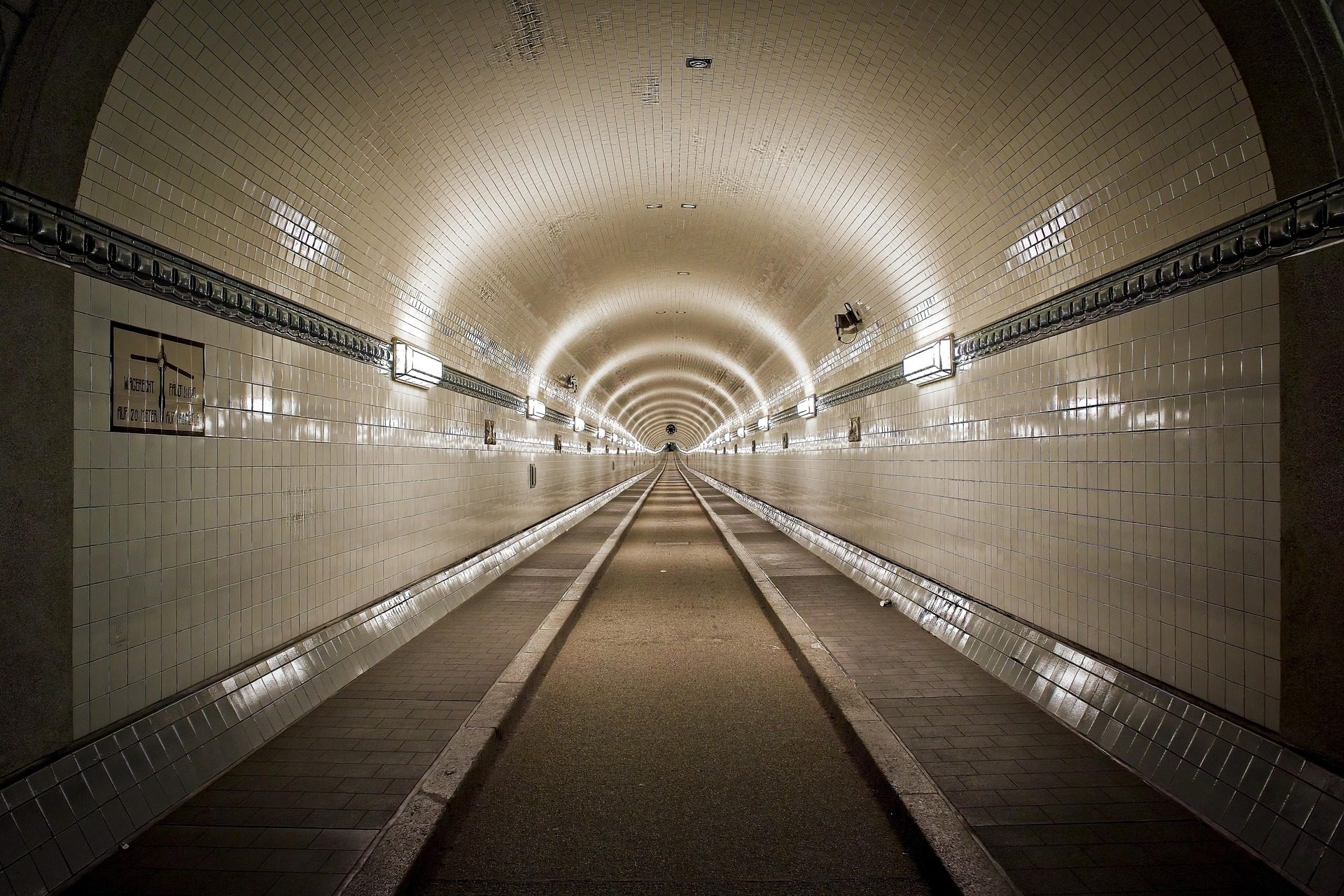 Tunnel