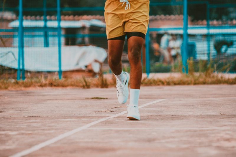 shorts legs man running marathon joggin