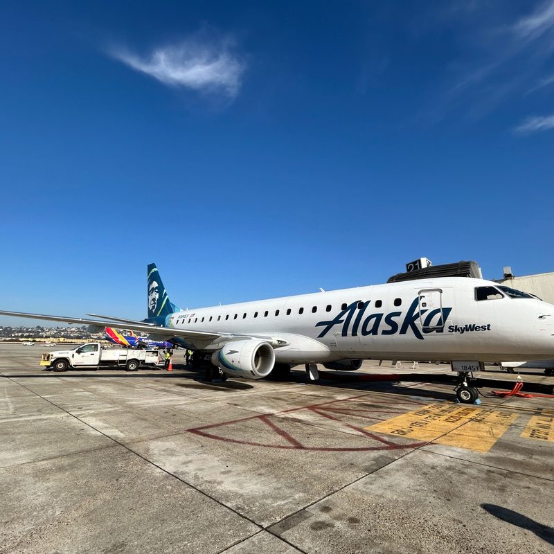 Alaska Airlines Embraer E175