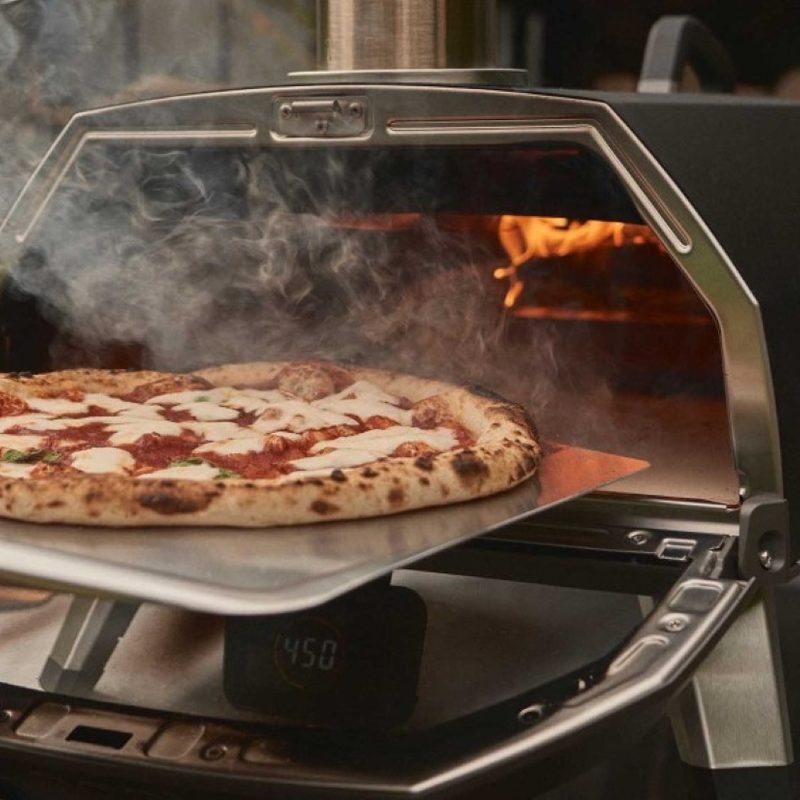 Ooni Karu 2 Pizza oven with Pizza coming out