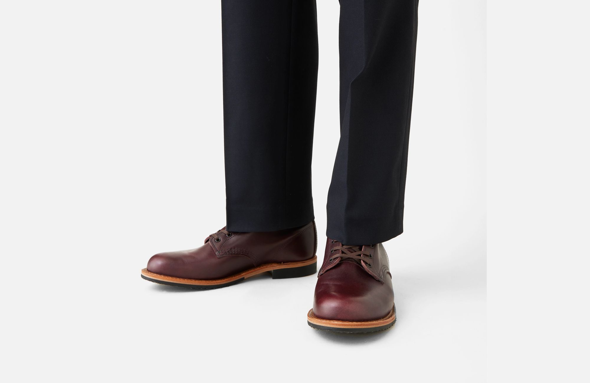 model wearing cherry brown beckman boot
