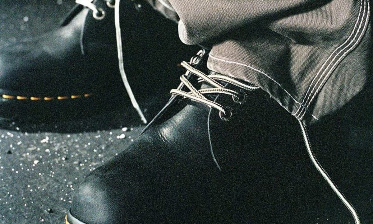 black dr martens boots