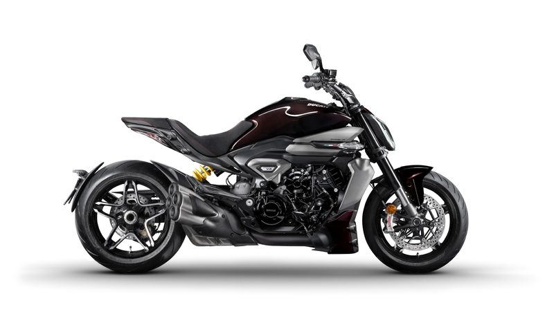 2025 Ducati XDiavel V4 Sport Cruiser product shot right profile in Black Lava against a white background.