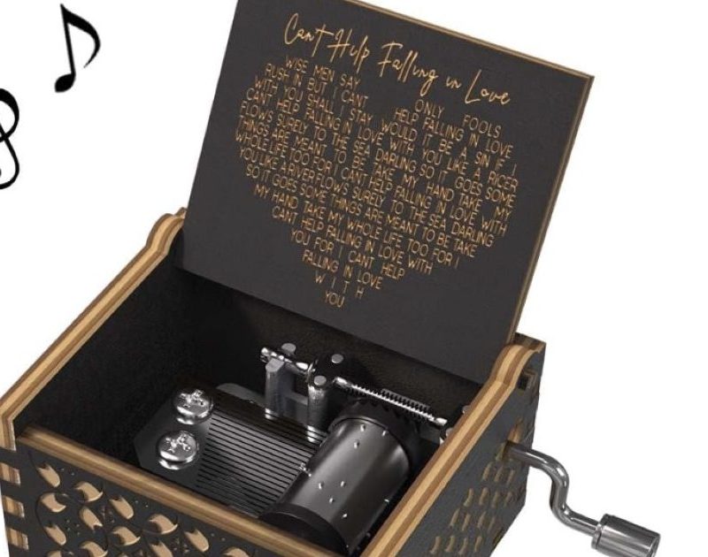 Small Elvis music box