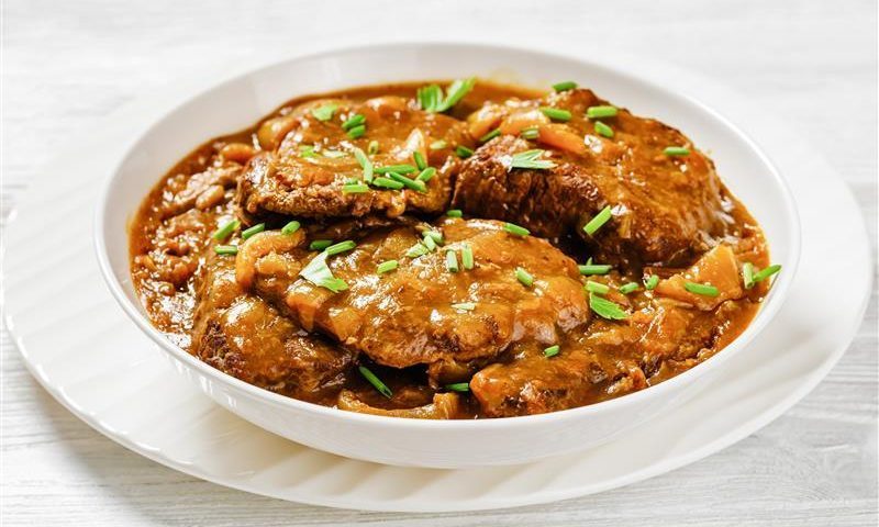 Cube steak in smothered gravy