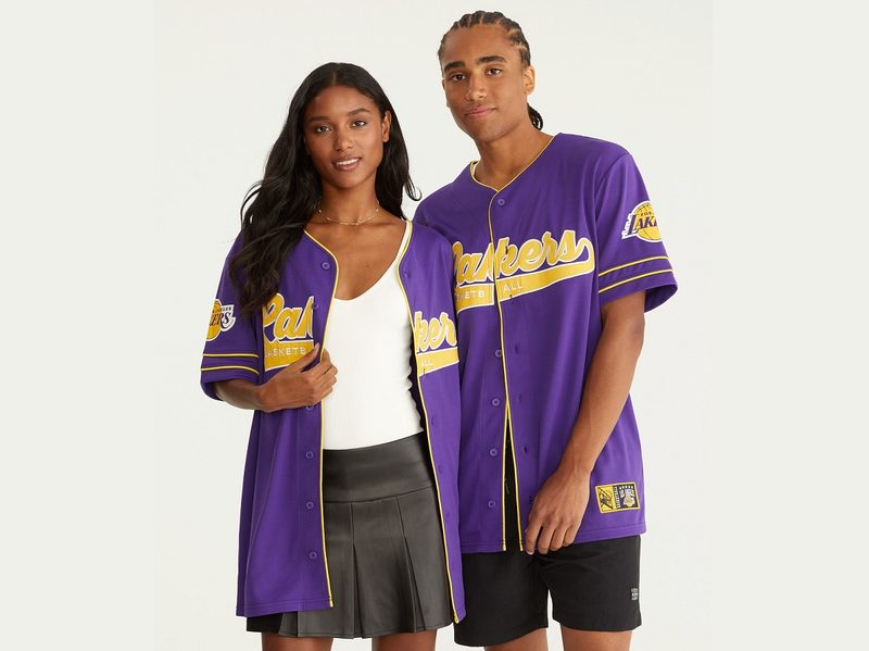 Models wearing the Aeropostale Los Angeles Lakers Top.