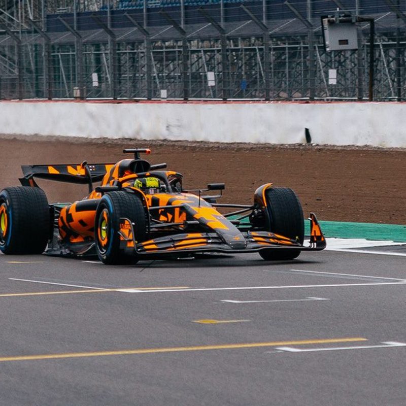 McLaren's MCL39 Formula 2025 1 race car.