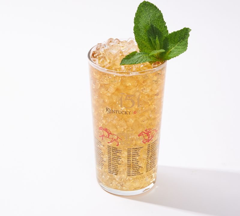 Mint julep drink