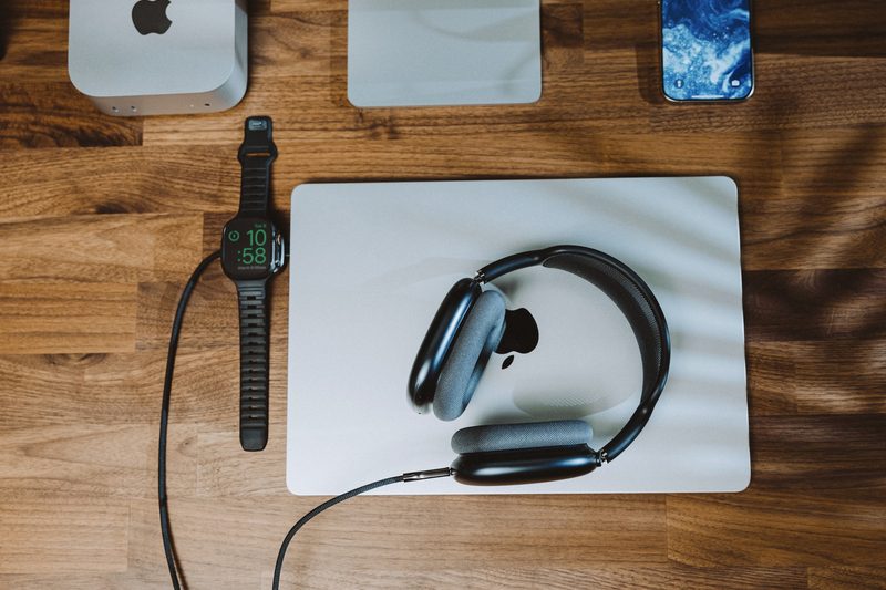 Apple accessories charging