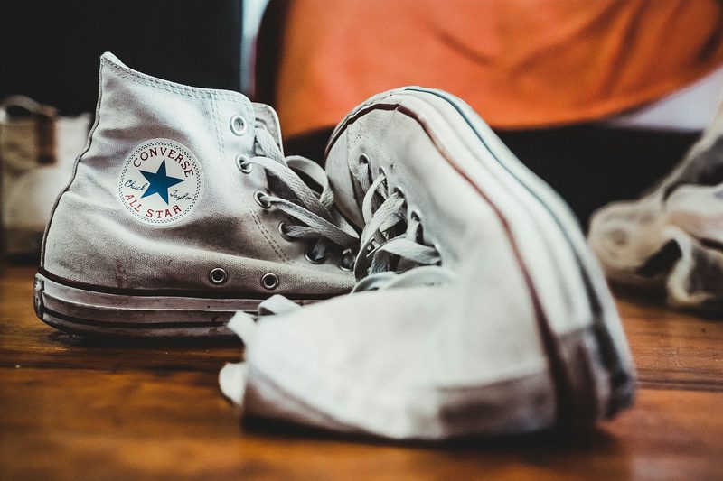 dirty white converse sneakers