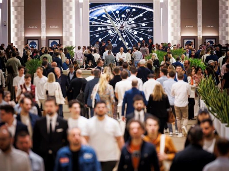 Watches & Wonders crowd