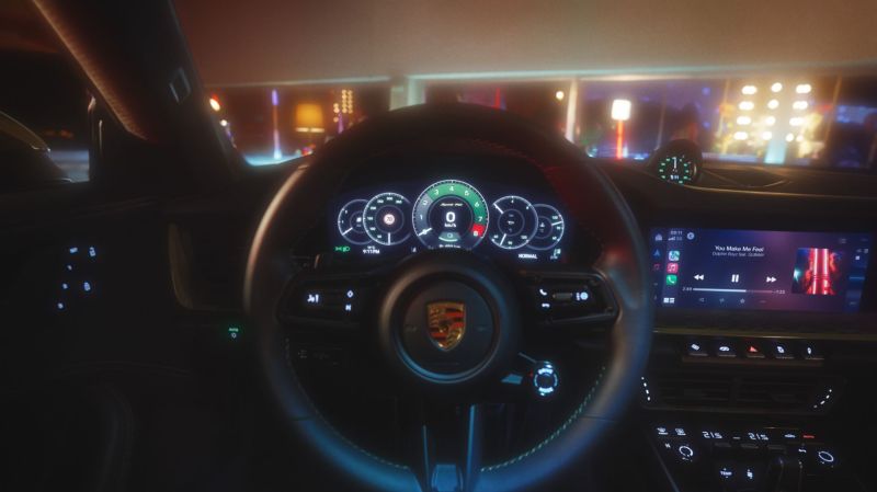 911