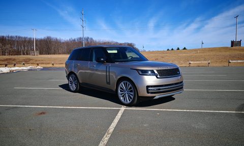 Range Rover P400SE Sfront 3/4 View