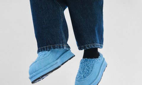 blue axel arigato pillow mule