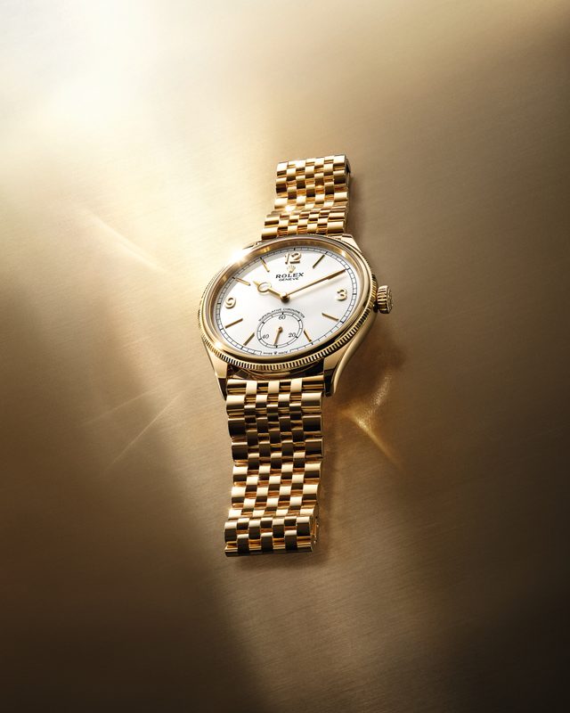 The 1908 in 18ct yellow gold. 