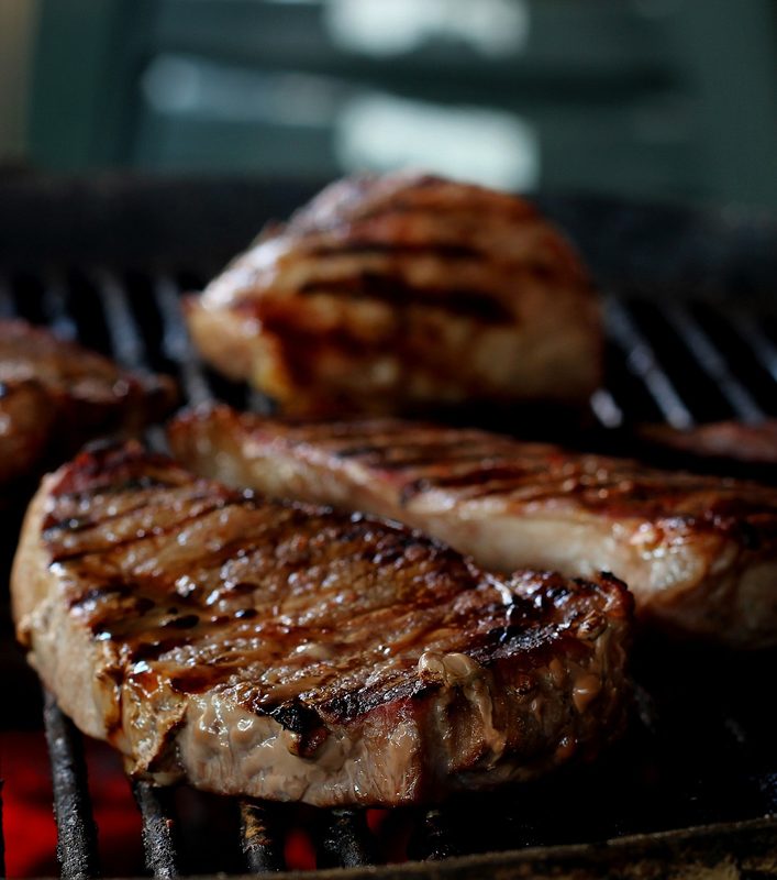 steak that resembles a skirt steak on the grill