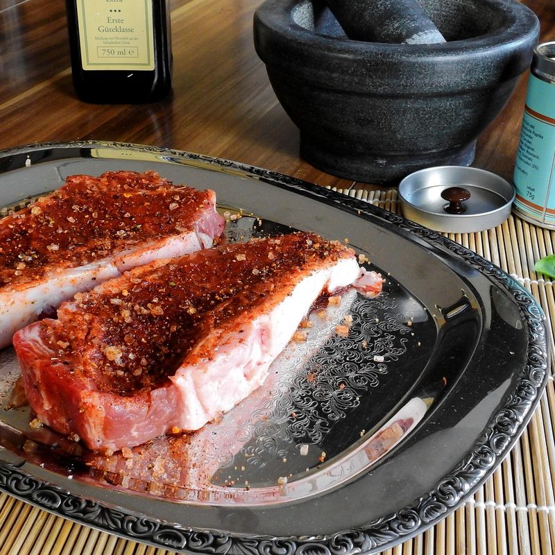 Steak marinating