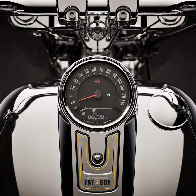2025 Harley Davidson Fat Boy Gray Ghost console.