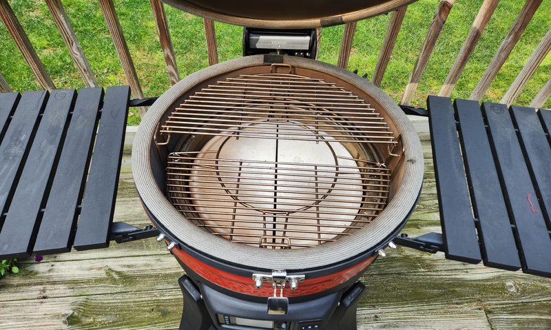 Kamado Joe Konnected Joe interior heat diffusers and high-low grill,