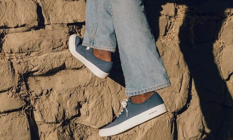 man with seavees original sneaker