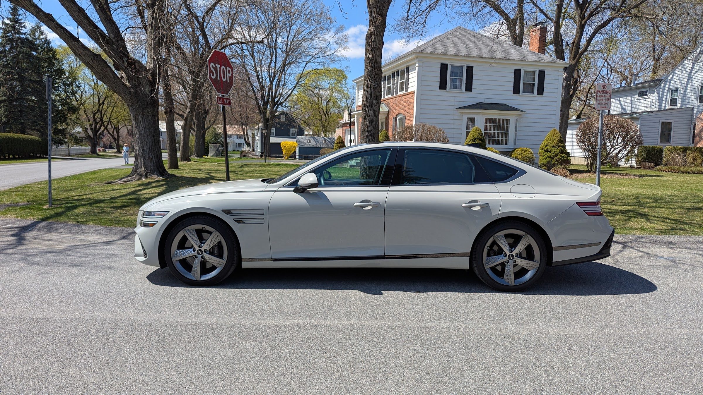 Side view of a Genesis G80