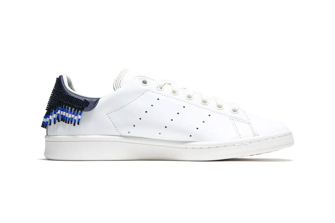 white stan smith sneaker