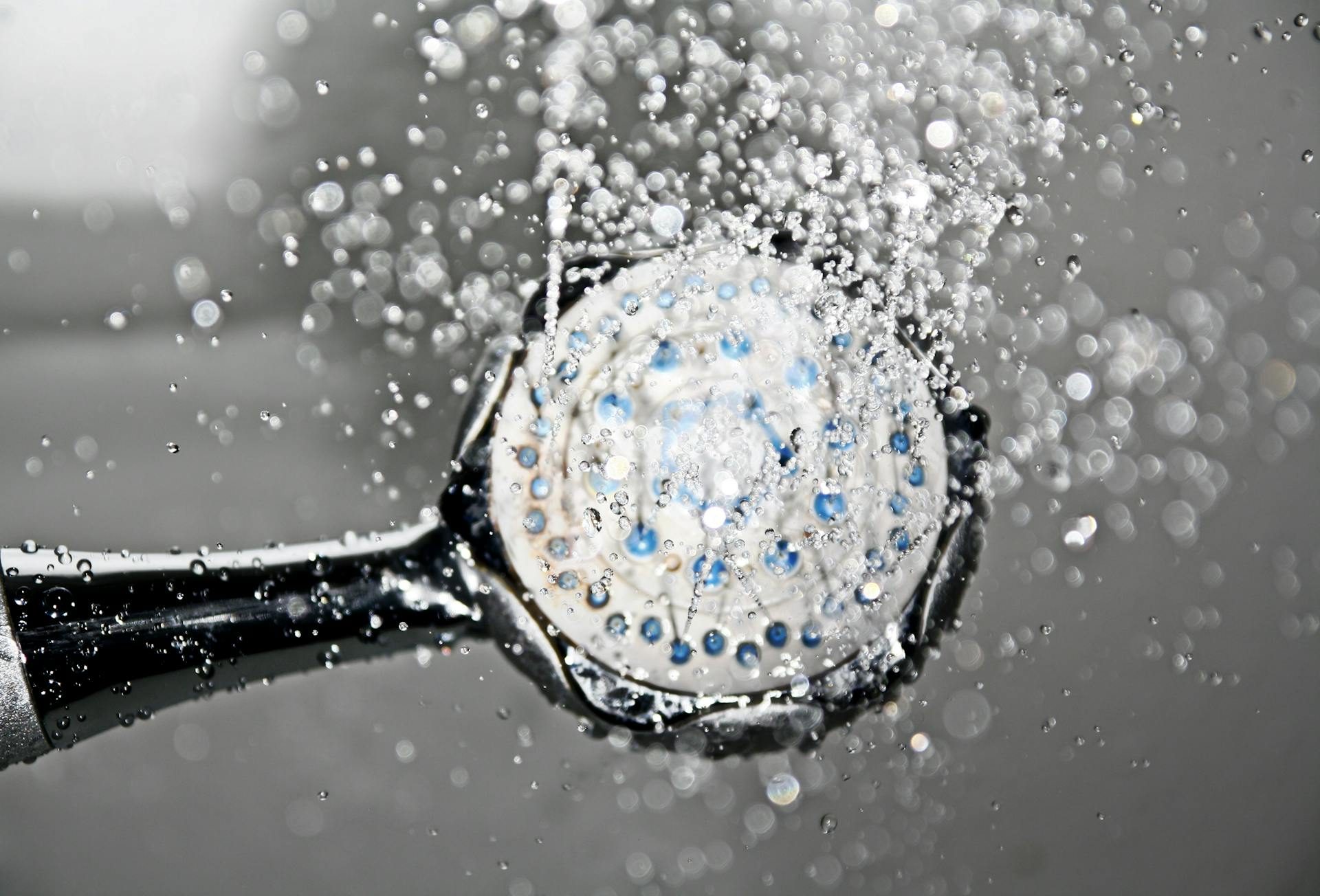 a larger photo from underneath a shower head