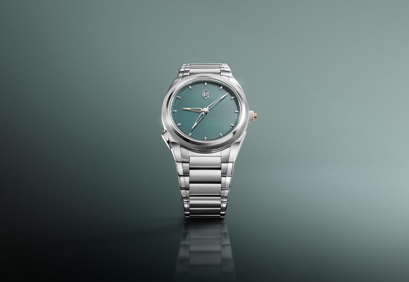 Tonda pf gmt showcase green background Parmigiani Fleurier